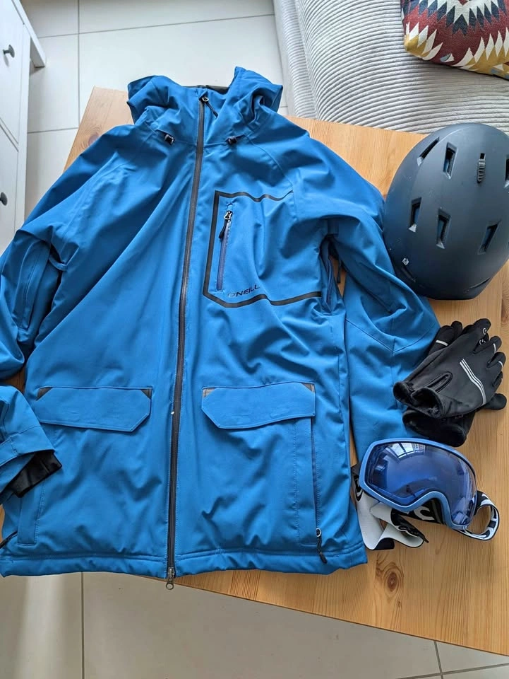 O'Neill Ski/snowboard Jacket with Helmet, Goggles, and Gloves Bu