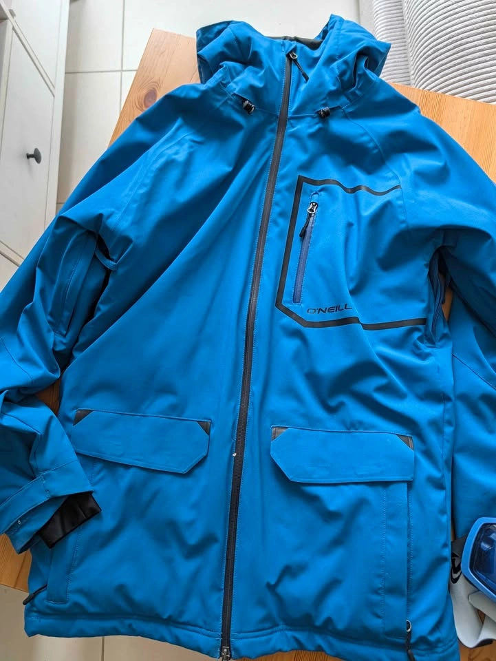 O'Neill Ski/snowboard Jacket with Helmet, Goggles, and Gloves Bu - photo 2