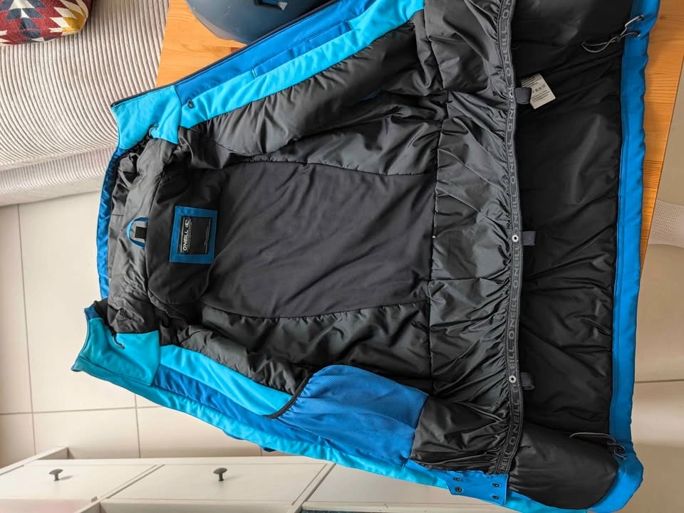O'Neill Ski/snowboard Jacket with Helmet, Goggles, and Gloves Bu - photo 3