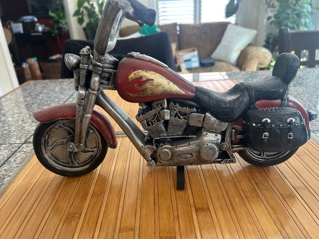 Motorcycle Model Figurine - photo 2