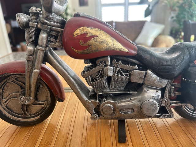 Motorcycle Model Figurine - photo 3