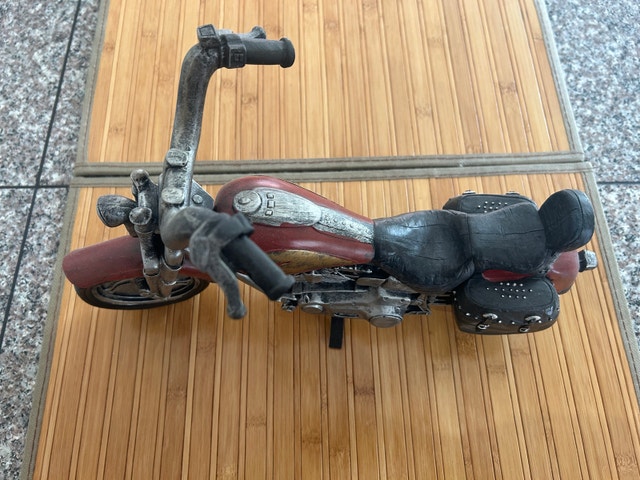 Motorcycle Model Figurine - photo 4