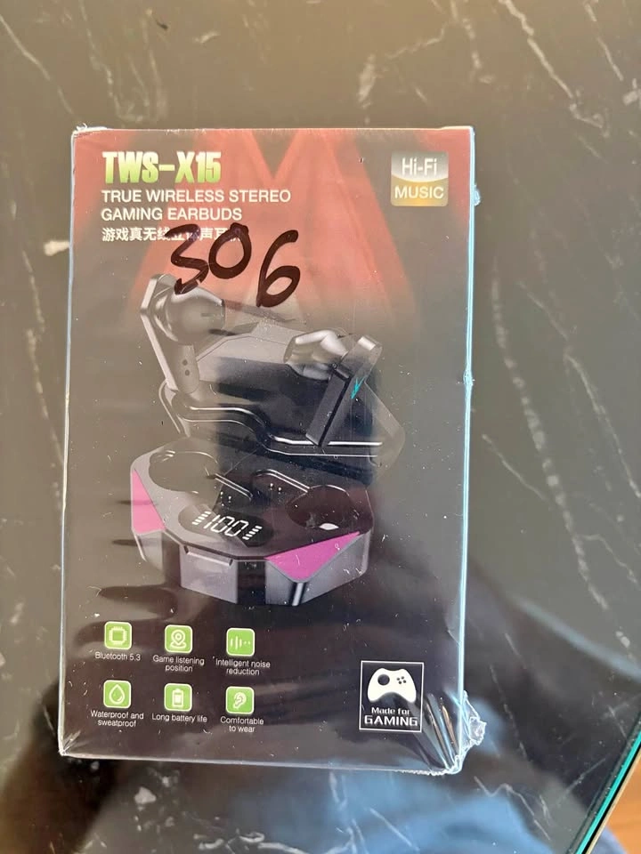 Wireless Earbuds headphones brand new