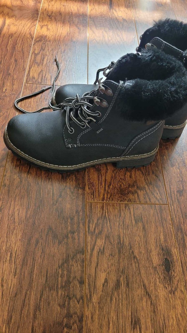 Brand new Steve Madden faux fur boots