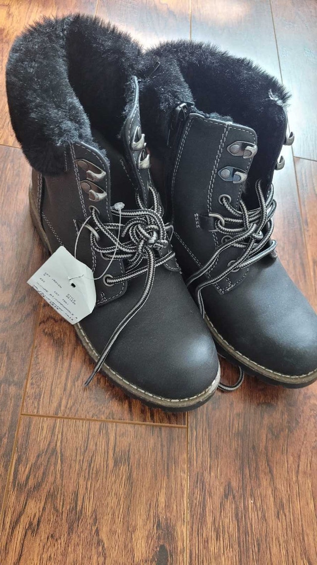 Brand new Steve Madden faux fur boots - photo 2