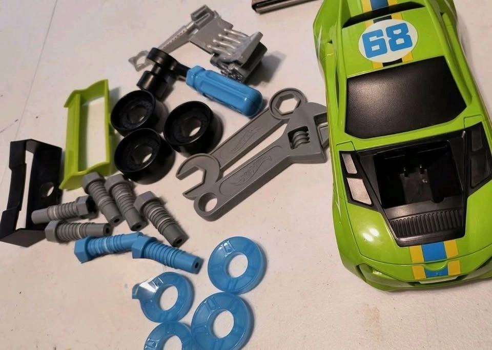 Hot Wheels Ready-to-Race Car Builder - photo 5