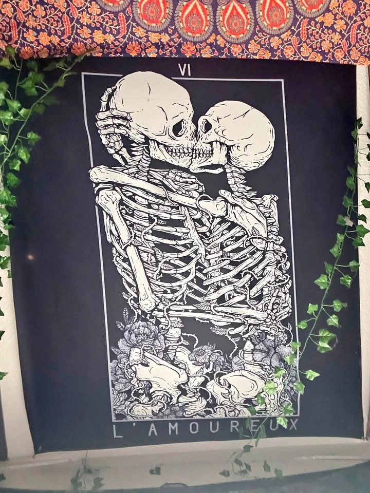 Skull tapestry