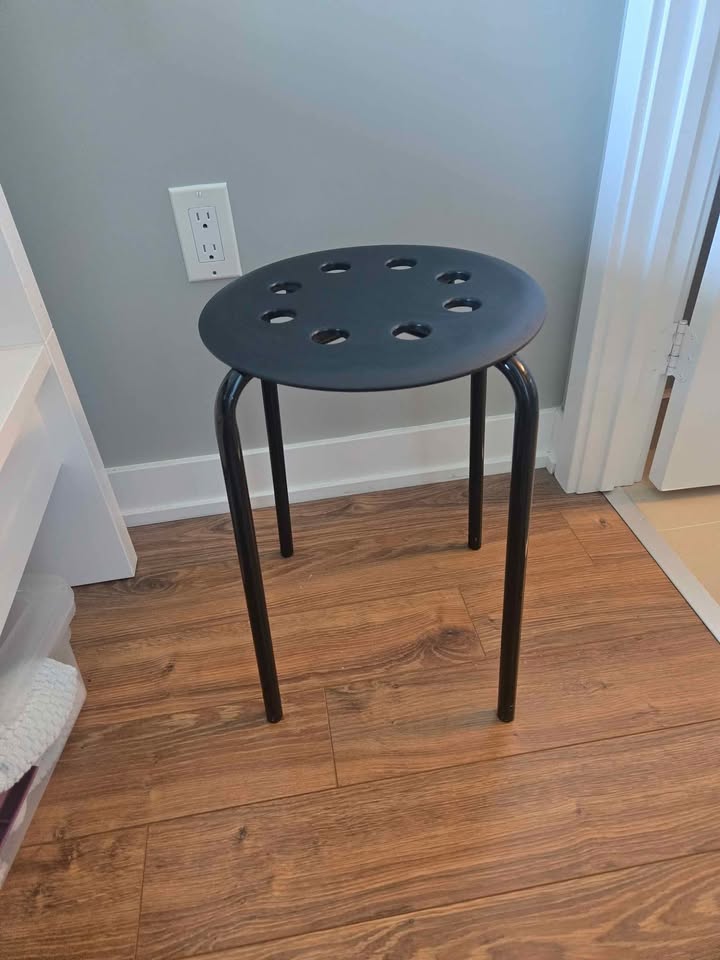 Black stool - indoor or outdoor - photo 3