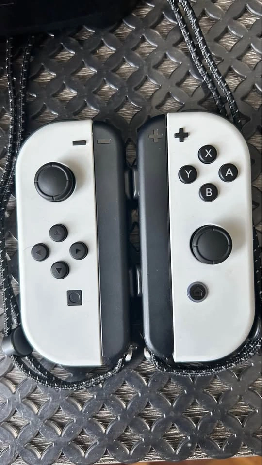 Nintendo Switch OLED - photo 3