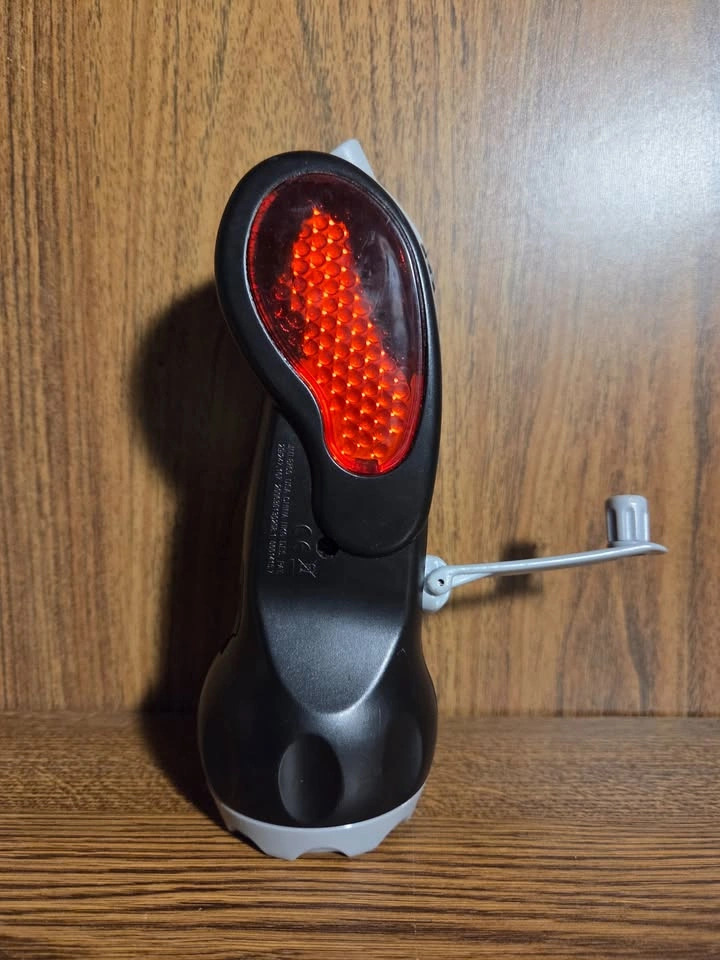 Windup Safety Car Flashlight - photo 2