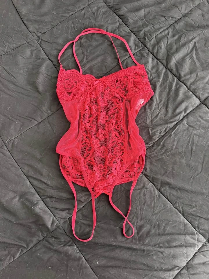 2 lingerie lace body suits! - photo 3