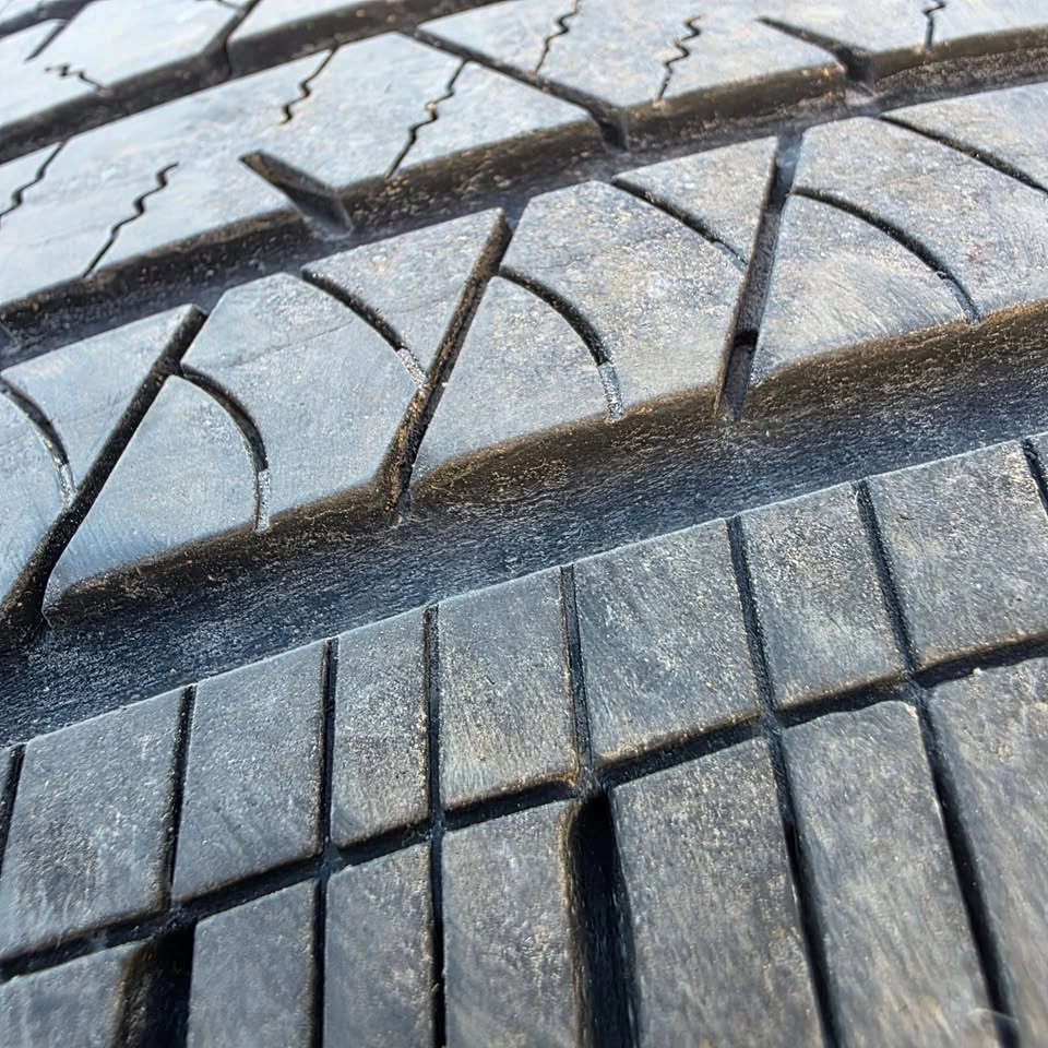 235/55/19 Continental all season tires 90% tread - photo 2