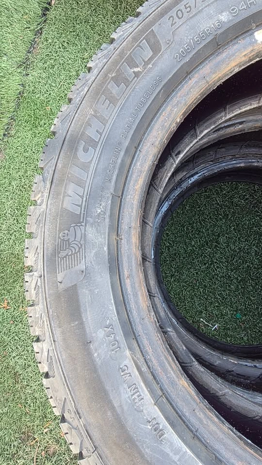 205/55/16 Michelin winter tires like new - photo 3