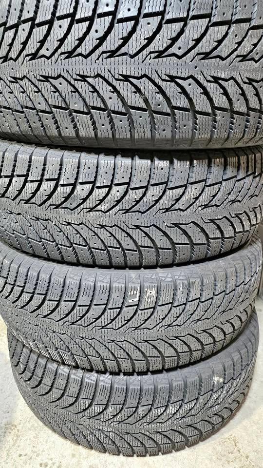 235/60/18 Winrun winter tires 90% tread