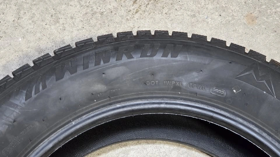 235/60/18 Winrun winter tires 90% tread - photo 2