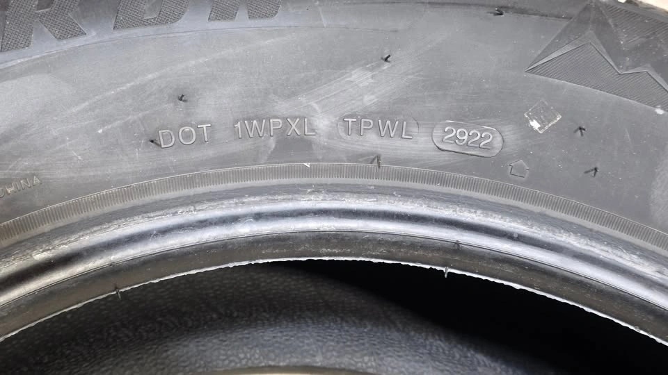 235/60/18 Winrun winter tires 90% tread - photo 4