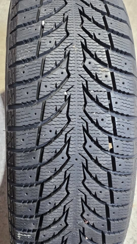 235/60/18 Winrun winter tires 90% tread - photo 5