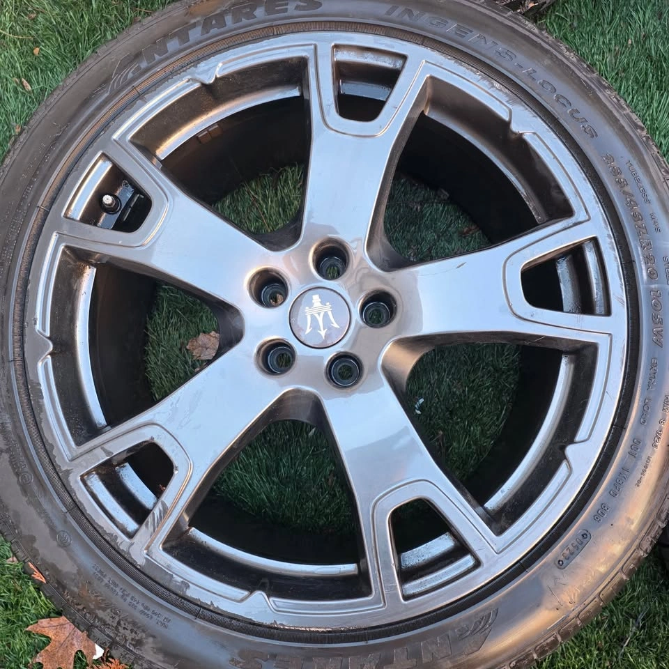 20 inch Maserati OEM alloy rims 5x114.3 with tires 90% tread - photo 3
