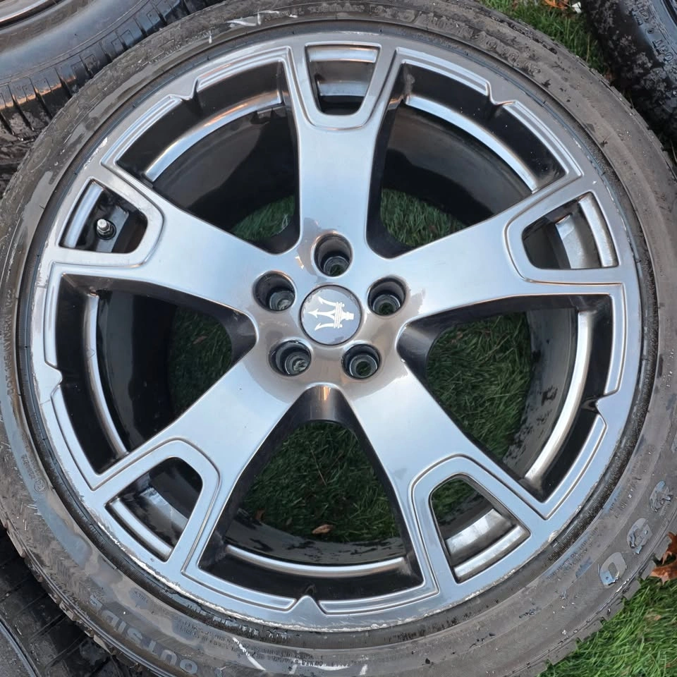 20 inch Maserati OEM alloy rims 5x114.3 with tires 90% tread - photo 4
