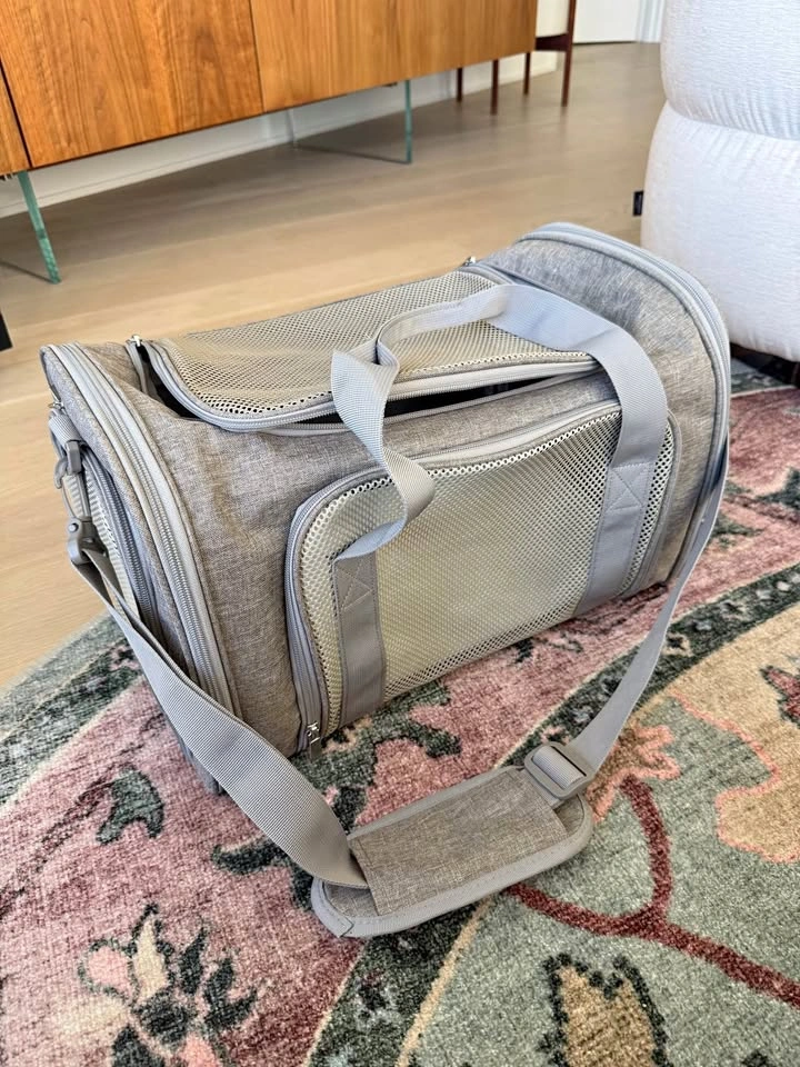 Henkelion TSA Airline Approved Pet Carrier (Grey) - 15 lbs
