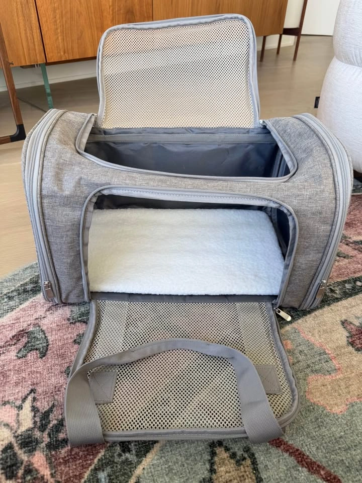 Henkelion TSA Airline Approved Pet Carrier (Grey) - 15 lbs - photo 2