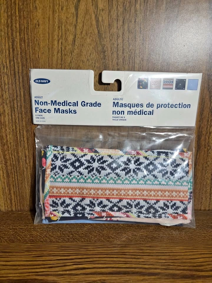 Old Navy Adult Christmas Face Masks