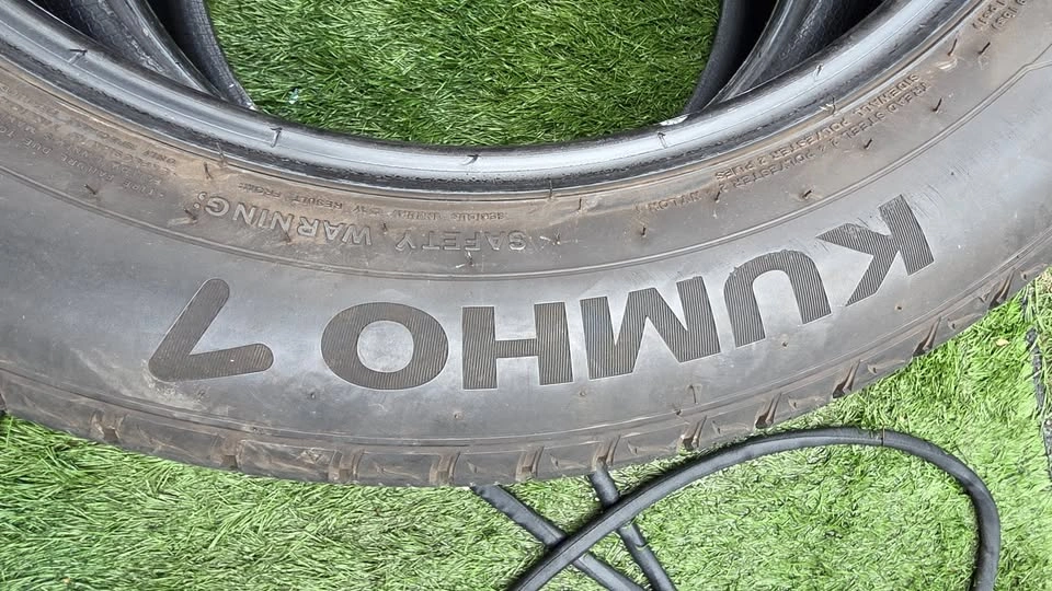 235/55/19 Kumho all season tires 85% tread - photo 2