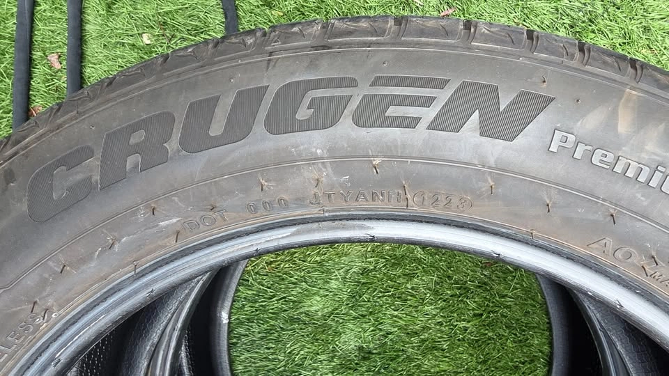 235/55/19 Kumho all season tires 85% tread - photo 4