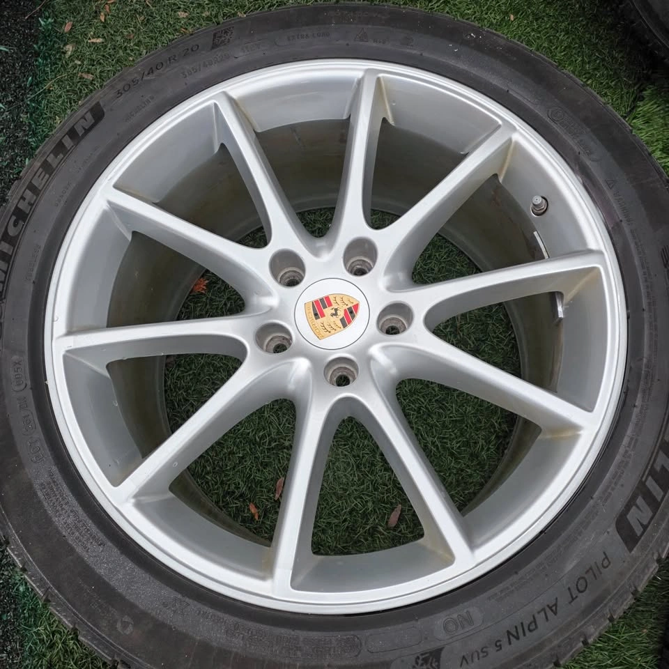 20 inch Porsche Cayenne OEM rims with Michelin winter tires - photo 5