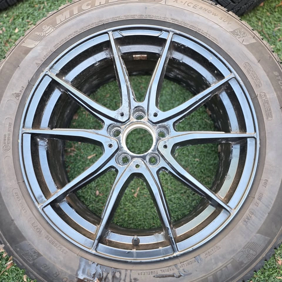 235/60/18 Michelin Winter Tires 90% Tread with Black Alloy Rims - photo 2