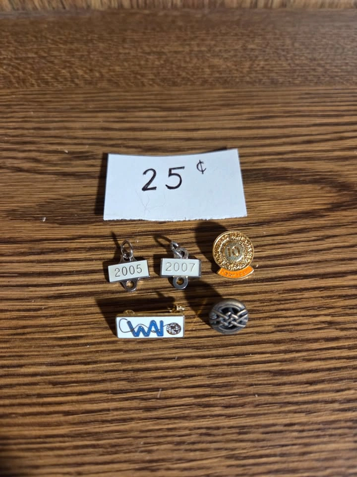 25¢ Assorted Pins and Charms - photo 2