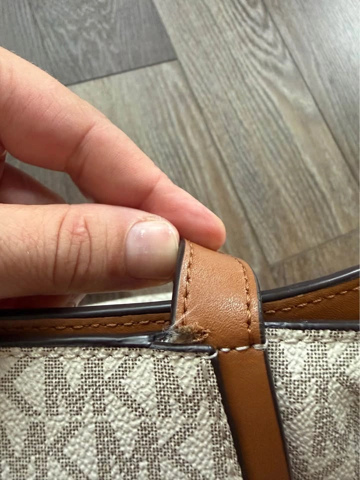 Michael Kors Large Tote — Excellent Condition / Handles Need Rep - photo 2