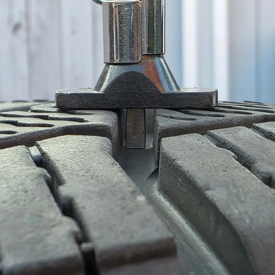 225/45/18 michelin winter tires image indicator(5)