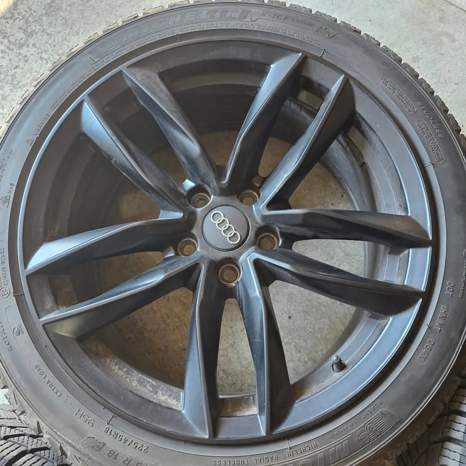 225/45/18 Michelin winter tires 95% tread alloy rims 5x112 image indicator(5)