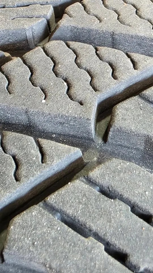 225/45/18 Michelin winter tires 95% tread alloy rims 5x112 image indicator(7)