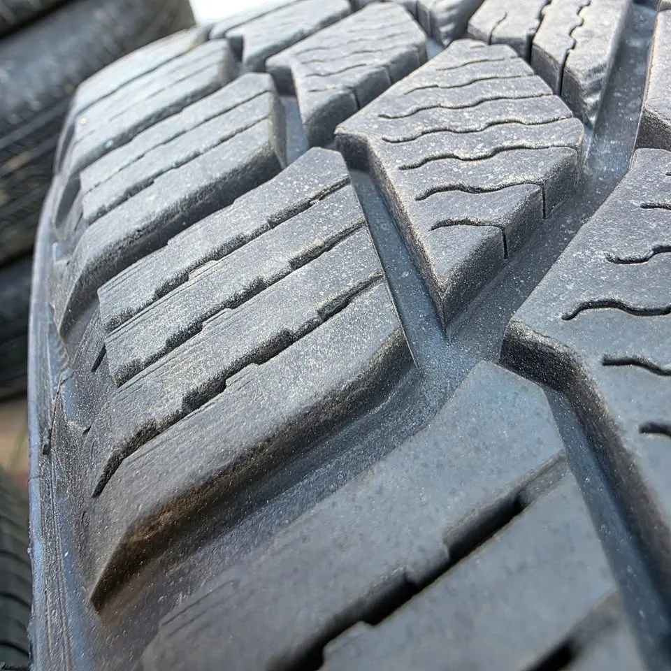 225/45/18 Michelin winter tires 95% tread alloy rims 5x112 image indicator(8)