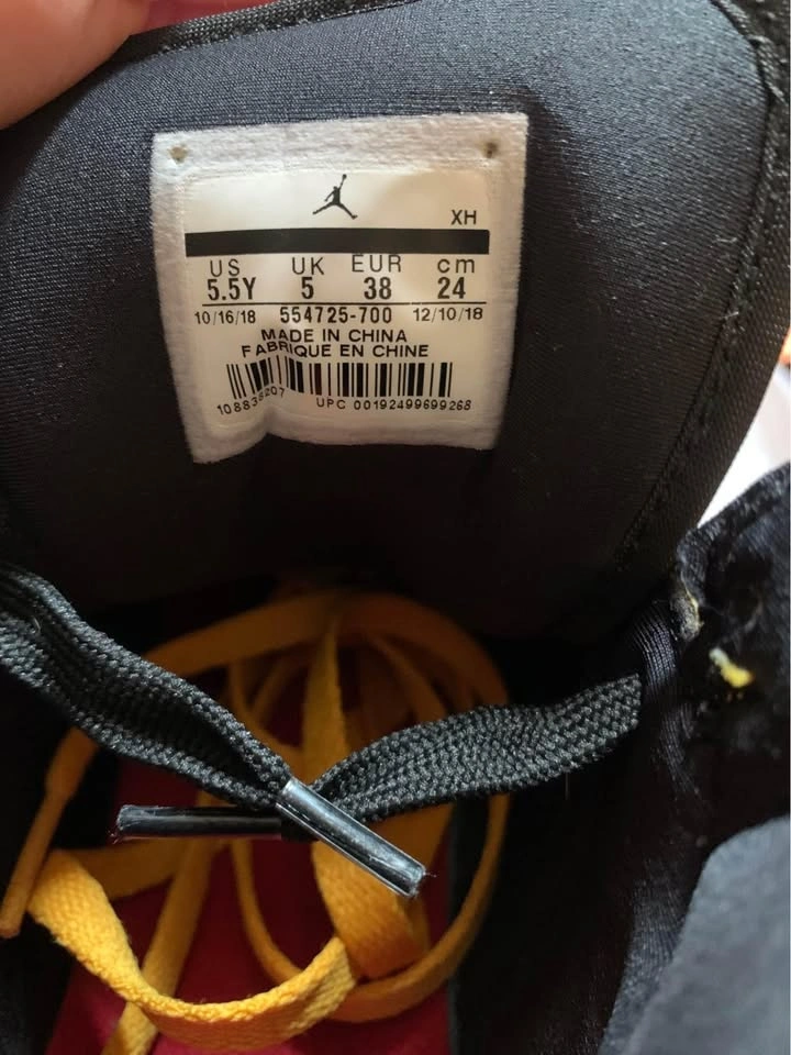NIKE Air Jordan Retro 1 Mid 'University Gold' - photo 4