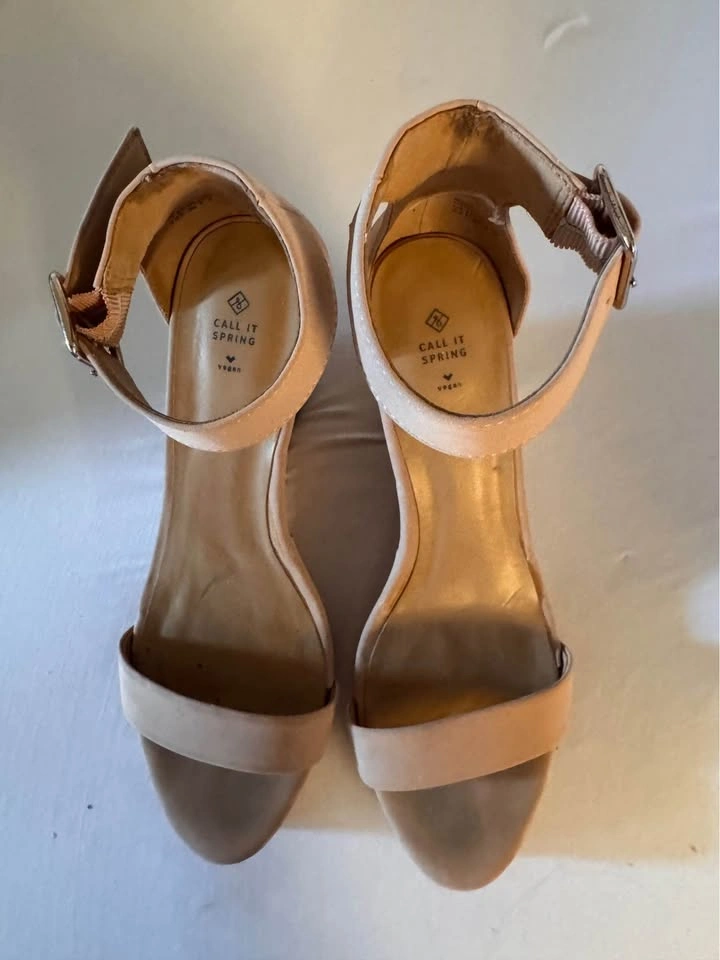 CALL IT SPRING Beige Vegan Suede Wedge Sandals 7.5 - photo 3