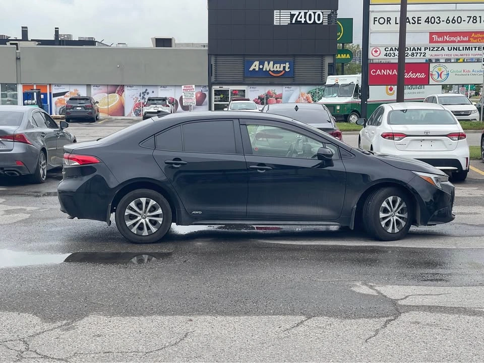 2023 Toyota Corolla - photo 2