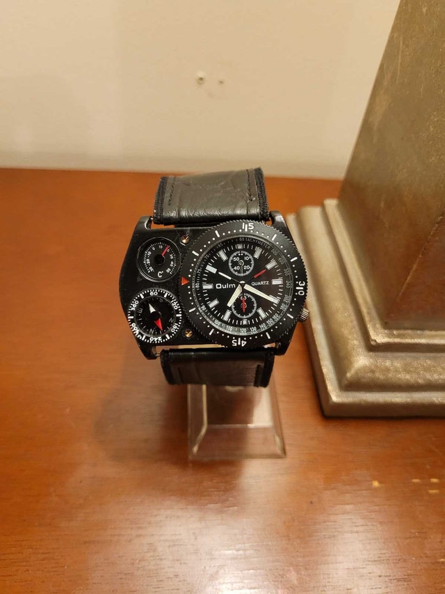 Brand New Oulm Black Multi-Dial Men's Watch