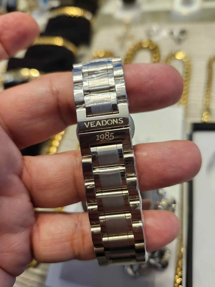 Veadons 1985 Chronograph Watch with Blue Dial - photo 4