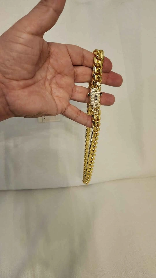 14K Gold Plated Cuban Link Chain Necklace - photo 4