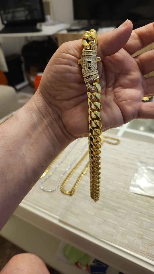 14K Gold Plated Cuban Link Chain Necklace - photo 5
