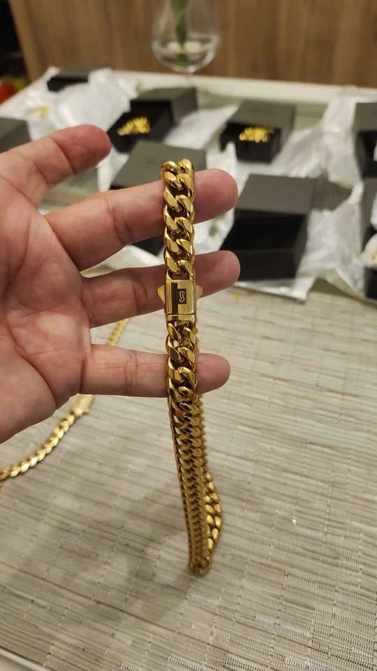 14K Gold Plated Cuban Link Chain - photo 2