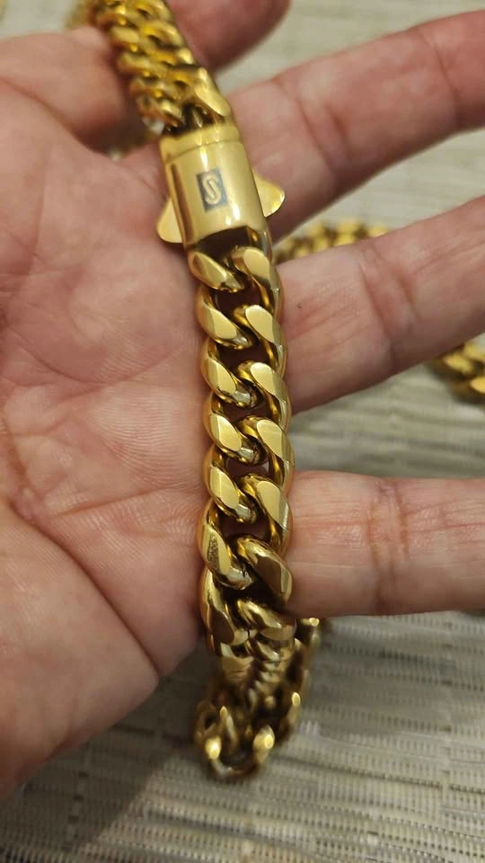 14K Gold Plated Cuban Link Chain - photo 5