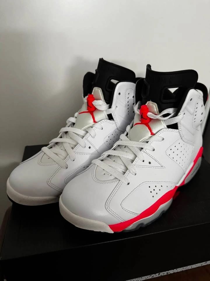 Jordan 6 “Infrared” White 2014 - Size 9 - photo 2