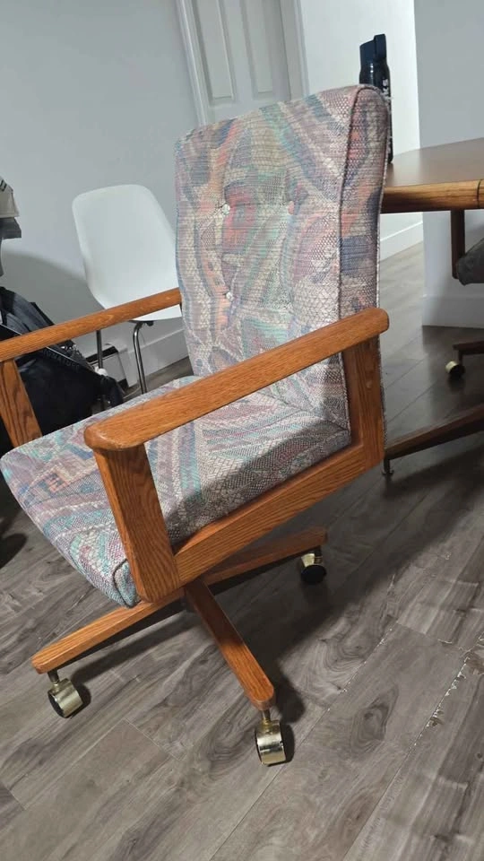 Vintage Oak Dining Table, 4 Rolling Chairs, and Shoe Rack - photo 2