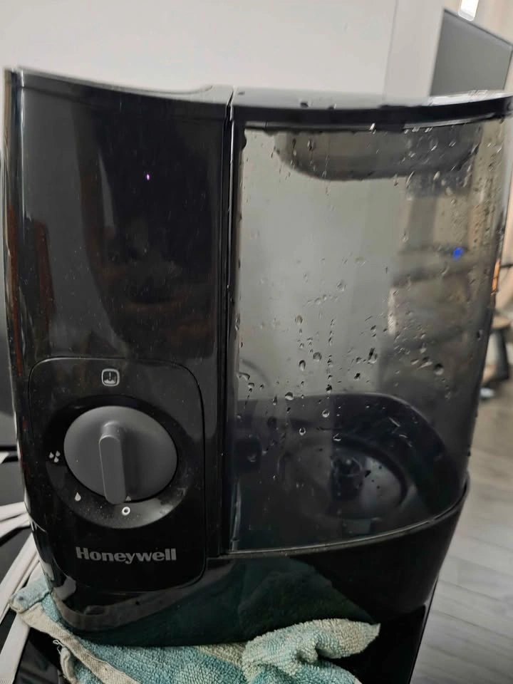 Honeywell Warm Mist Humidifier - photo 3