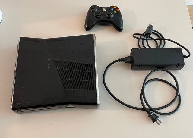 Microsoft Xbox 360 Console Bundle