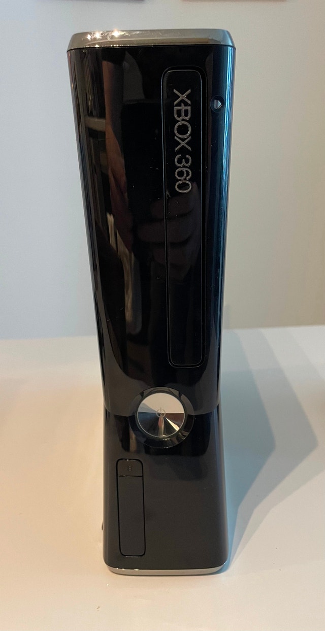 Microsoft Xbox 360 Console Bundle - photo 2